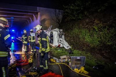 Stuttgart Stammheim: Schwerer Verkehrsunfall auf B27